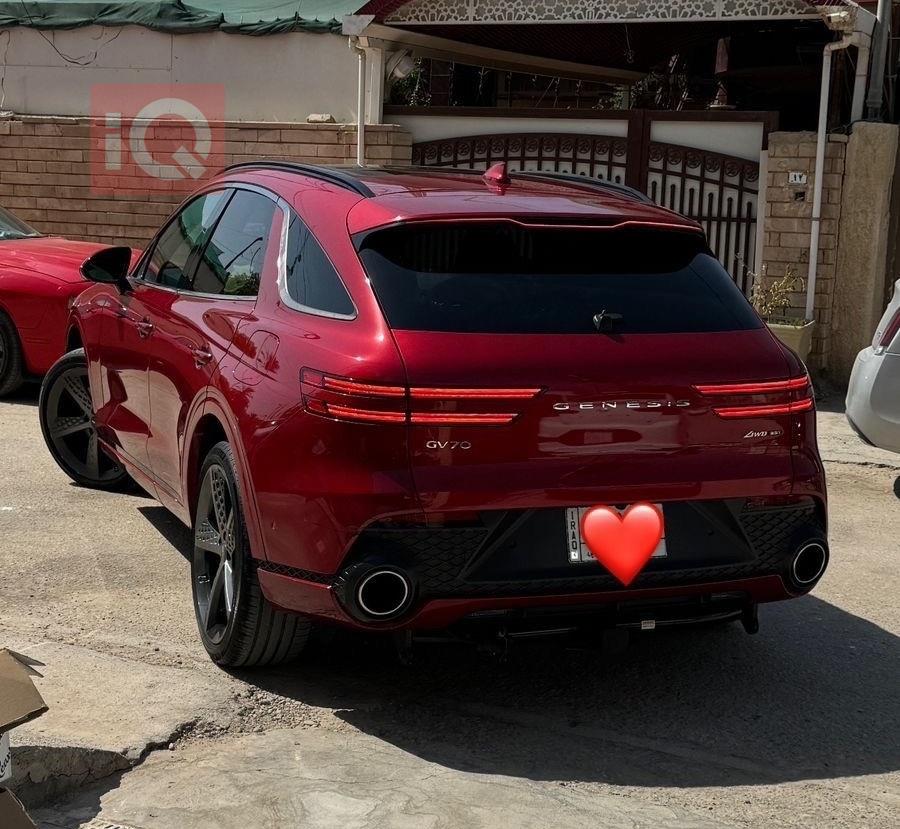 جێنسس GV70